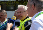 Bayerns Innenminister Joachim Herrmann setzt sich als Schirmherr der 18. Motorradsternfahrt nach Kulmbach für mehr Sicherheit beim Motorradfahren ein.